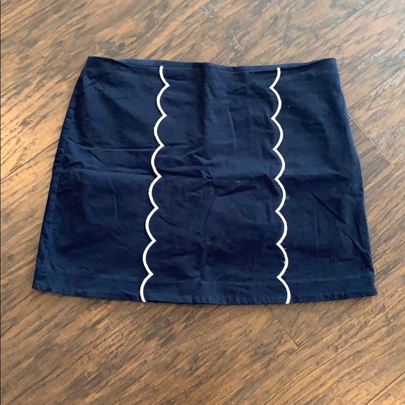 crown & ivy Dresses & Skirts - Super cute Crown and Ivy skirt!